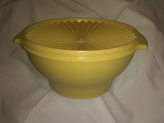 Vintage Tupperware Harvest Gold Salad Bowl 880 - 6 Lid 881 - 6
