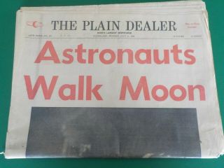 Vintage The Plain Dealer July 21,  1969 - Astronauts Walk On Moon (mh)