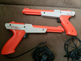 2 Nes Nintendo (orange Zapper Guns) Retro Vintage 1985