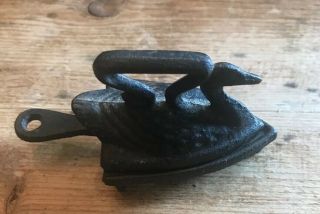 Vintage Miniature Cast Iron Sad Iron Swan Duck With Trivet By Iron Art 2 1/2”