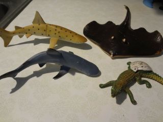 Vintage Ocean Figures Childs Toys Sharks,  Stingray And Lizard