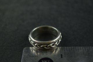 Vintage Sterling Silver Band Ring w Weave Spinning Center - 7.  1g 3