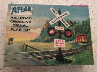 Vintage Ho Atlas Railroad Crossing Signal Flasher With 9 " Track