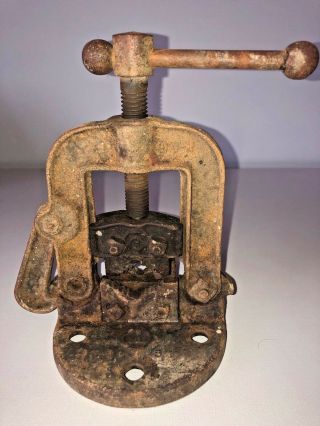 Vintage Erie Tool - Bench Mount Pipe Vise - No.  00 - H