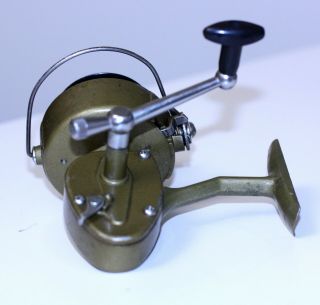 Vintage Fishing Spinning Reel Made in Japan light surface wear 4