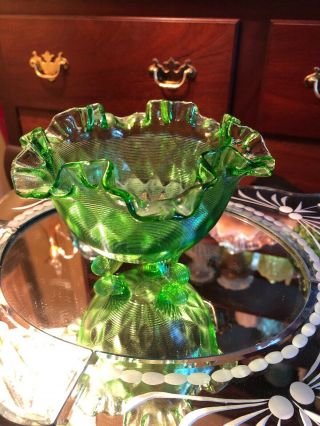 Vintage Fenton Art Glass Green Reeded Diamond Optic Footed Vase 4”