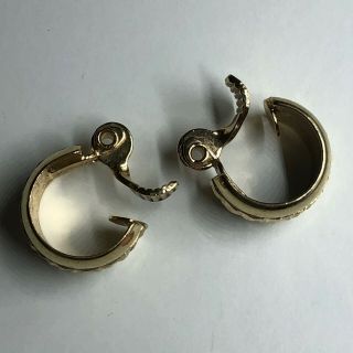 Vintage Signed Monet Small Gold Tone Hoop Clip Earrings with Detail 3