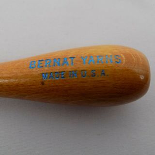 VINTAGE Bernat Yarns Latch Hook Tool with Wood Handle 6 1/2” long Made in USA 2