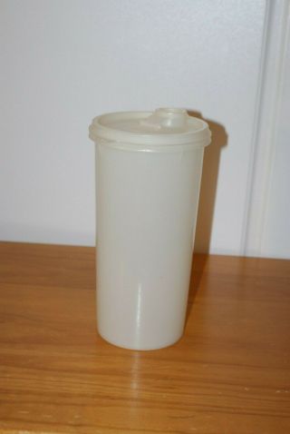 Tupperware Vintage Round Canister Container With Pour Spout And Lid