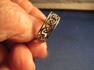 Vintage Sterling Silver Celtic Repeating Design Band Ring