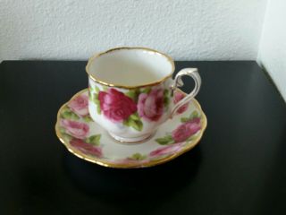 Vintage Royal Albert Fine Bone China - Tea Cup & Saucer Set Old English Rose