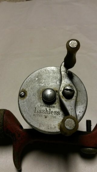 Vintage Bronson Lashless Bait Casting Fishing Reel Model 1700 5