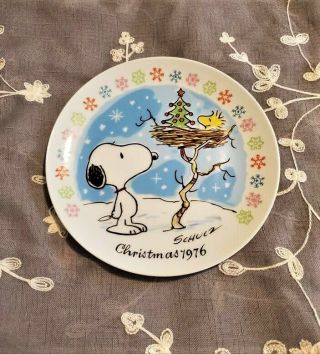 Snoopy Peanuts Charlie Brown Schmid Vintage Porcelain Christmas Plate 1976