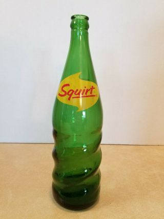 Vintage Acl Soda Pop Bottle: Green Classic Swirl Shape Squirt - 28 Oz
