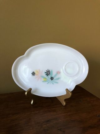 Set of 3 Vintage Federal Milk Glass Atomic Flower Leaf Snack Plates Trays EUC 2