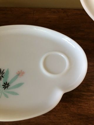 Set of 3 Vintage Federal Milk Glass Atomic Flower Leaf Snack Plates Trays EUC 4