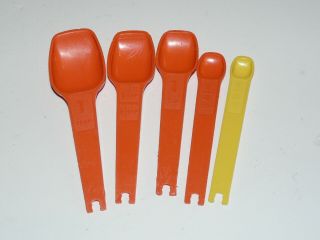 Tupperware Vintage Yellow & Orange Mixed Set Of 5 Measuring Spoons