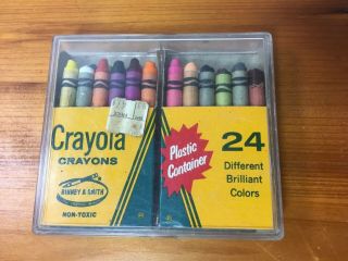 Vintage Binney & Smith No.  24p - Qty 24 Crayola Crayons In Clear Plastic Box