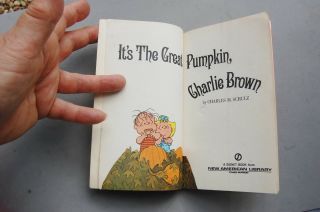 Its The Great Pumpkin Charlie Brown Schulz Signet PB Book 1968 Halloween Vintage 4