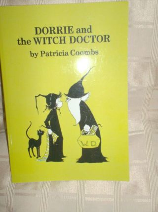 Vintage Dorrie And Thewitch Doctor By Patricia Coombs 1967 Vgc