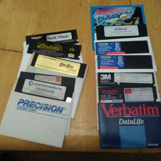 Commodore 64 C64 Games / Disks Vintage 10 Disks Of Software 64/128