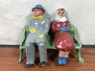 Vintage Manoil Barclay Winter Sports Couple Sitting On Park Bench Toy Figurine