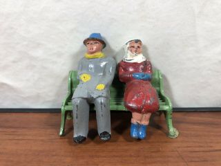 Vintage Manoil Barclay Winter Sports Couple Sitting On Park Bench Toy Figurine 2
