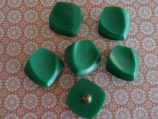 6 Vintage Plastic Buttons Green Square 22mm Sew Knit Quilt Scrapb Jewelry Craft