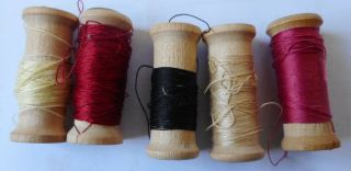 5 Vintage J&p Coates Sewing Thread On Wooden Spools