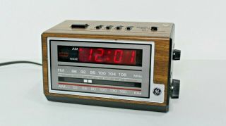 Vintage Ge General Electric Am Fm Radio Alarm Clock Model 7 - 4601a Woodgrain