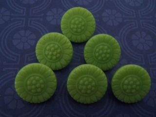 6 Vintage Glass Buttons Apple Green 13mm Sew Scrapbook Jewelry Quilt Craft Knit