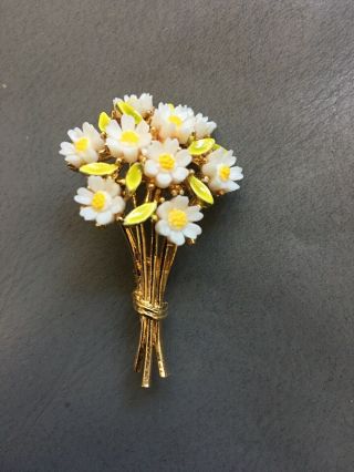 Vintage Brooch Pin Goldtone Metal Bouquet Of Daisies Costume Jewelry