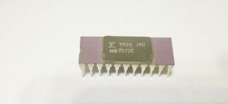 Mb7072e Vintage Ic 1979 D/c Ceramic Package By Fugi