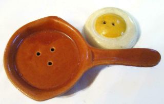 Vintage Figural Fry Pan and Egg Salt and Pepper Shakers Set 2