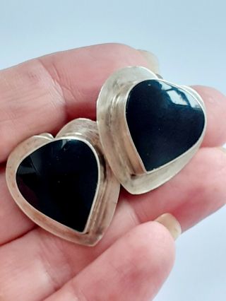 (703) Vintage Sterling Silver And Onyx Heart Shape Clip On Earrings