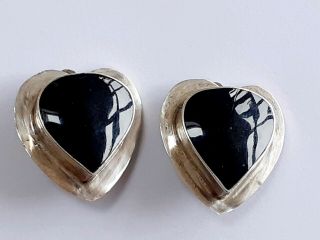 (703) VINTAGE STERLING SILVER AND ONYX HEART SHAPE CLIP ON EARRINGS 2