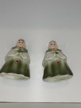 Salt And Pepper Shakers Dutch Green And White Red Floral Accents Vintage Japan