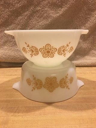2 Vintage Pyrex Butterfly Gold Pattern 1.  5 Qt Casserole & Mixing Bowl