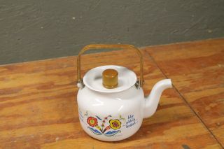 Vintage EN VAKTAD KITTEL BLIR ALDRIG BRAND Enamel Teapot Kettle Swedish Berggren 4