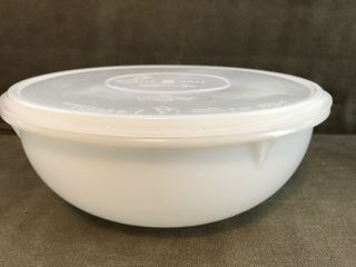 Vintage Tupperware Millionaire Line - 26 Cup Large Bowl With Lid/seal.