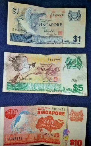 Singapore Ten Dollar Note World Paper Money One Dollar Five Dollar Vintage