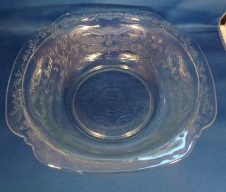 Vintage Federal Madrid Round Serving Bowl Heavy Glass 9.  5 " Across Shape