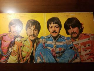 The Beatles SGT Pepper ' s Lonely Hearts Band Vintage Vinyl Record 2