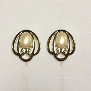Vntg Clip On Earrings Faux Pearl Gold Tone Open Work Classic Costume Retro 1 "