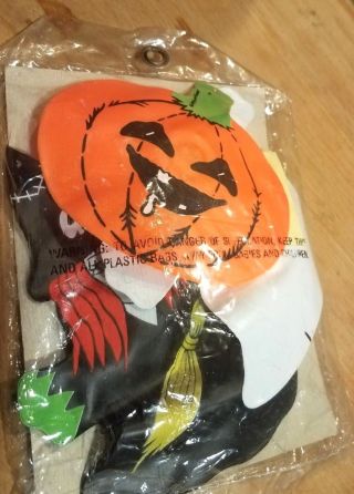 VINTAGE HALLOWEEN 3 MINI INFLATES W SUCTION CUPS ORG PACKAGE ADORABLE 90 ' S 2