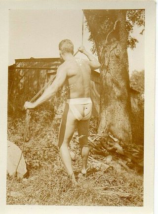 63024.  Vintage 1930s Well Built Young Man In Maine Artist 