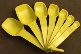 Vintage Tupperware Yellow Measuring Spoons Complete Set Collectible