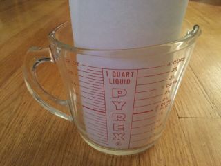 Vintage Pyrex 1 Quart 4 Cup 32 Oz.  Measuring Cup D Handle Glass Red Lettering
