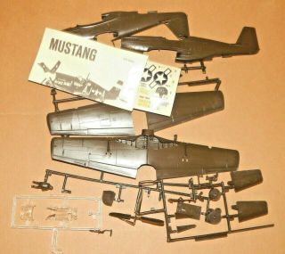 Vintage 1/48 Scale Part? Of A " P - 51 Mustang " Plastic Model Airplane Kit