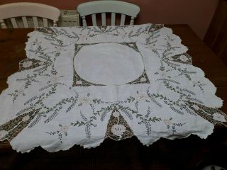 Vintage Madeira Tablecloth Embroidered Linen Cutwork 40 "